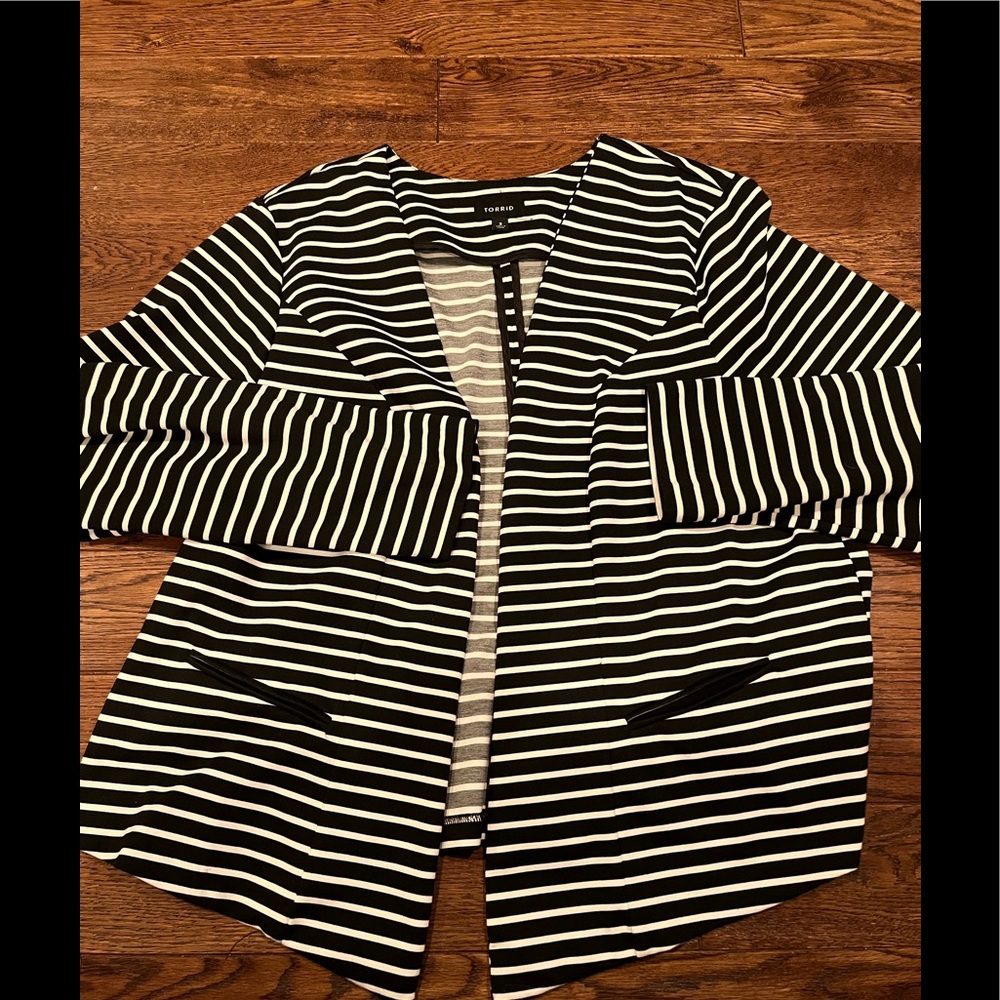 Torrid blazer size 3